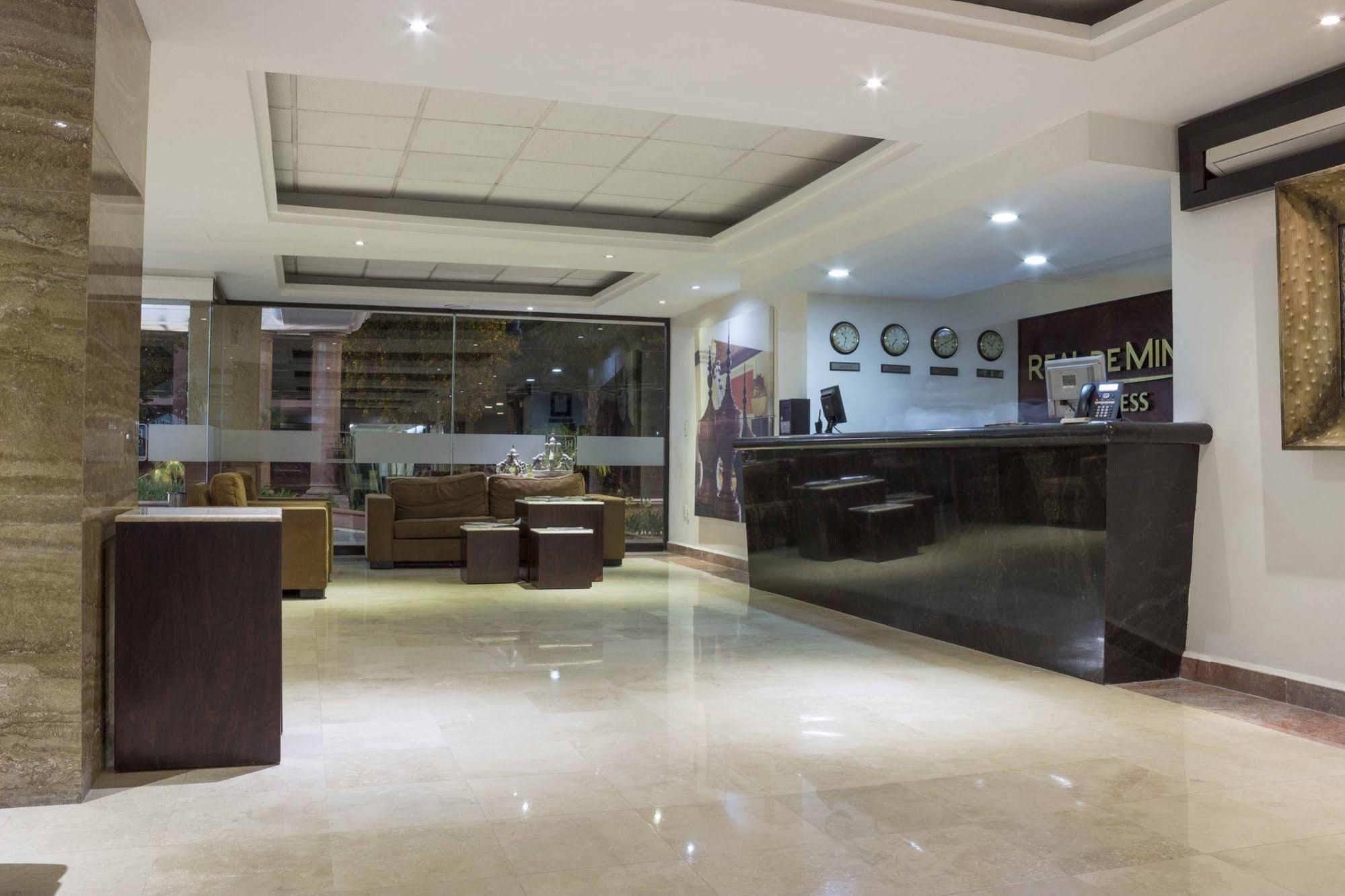 Imperio De Angeles Executive Leon Poliforum Exterior foto